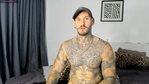 lucasexclusive online show from November 24, 5:40 am