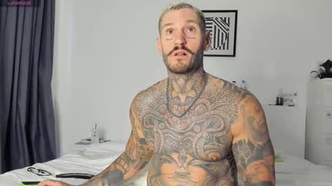 lucasexclusive online show from December 4, 10:13 am