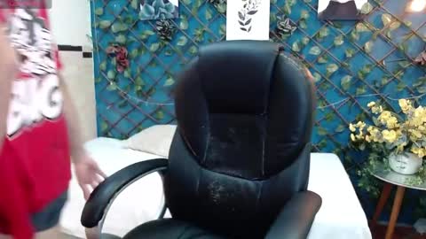 Snapshot of lucasssmith11 chatting on May 15, 10:17 pm LucassSmith11 online show from May 15, 10:17 pm