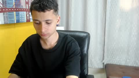 Snapshot of lucasssmith11 chatting on May 27, 2:52 am LucassSmith11 online show from May 27, 2:52 am