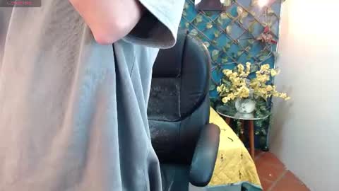 LucassSmith11 online show from June 18, 8:57 pm