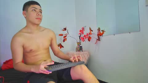 Snapshot of lucastorrez01 chatting on December 5, 4:10 am LUCAS TORREZ online show from December 5, 4:10 am