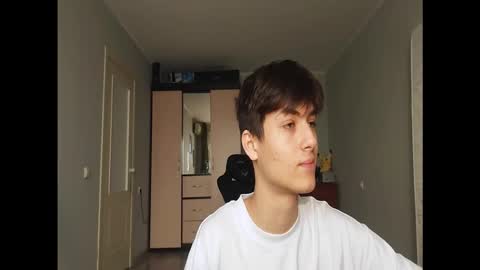 Snapshot of lucasv1be chatting on December 21, 7:15 am Lucas Smith online show from December 21, 7:15 am