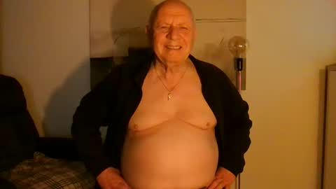 Snapshot of lucbottom031249 chatting on April 15, 7:10 pm lucbottom031249 online show from April 15, 7:10 pm