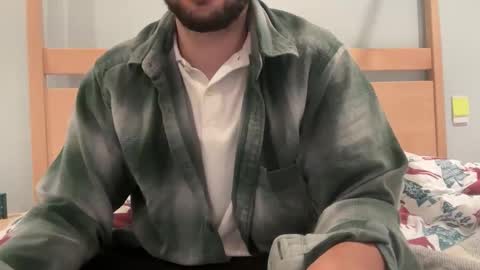 Snapshot of lucca_d123 chatting on January 6, 9:35 am lucca_d123 online show from January 6, 9:35 am