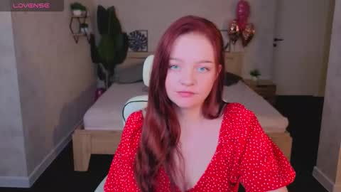 Snapshot of luccy_mullinss chatting on March 4, 9:37 am Gloria online show from March 4, 9:37 am
