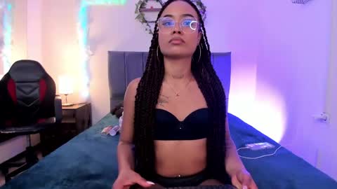Snapshot of lucerop_ chatting on April 14, 3:23 am Lucero online show from April 14, 3:23 am