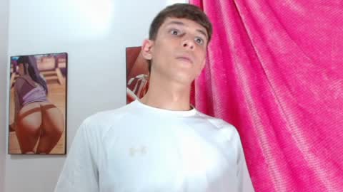 LUCHO HOT  online show from April 5, 7:22 pm