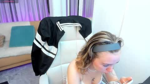 lucia_copper online show from November 8, 12:16 pm