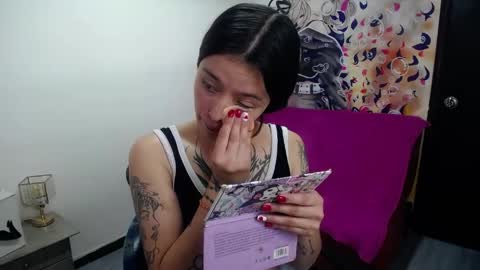 lucia_evans21 online show from June 9, 8:42 pm