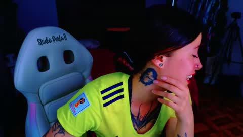 lucia_evans21 online show from June 27, 8:47 pm