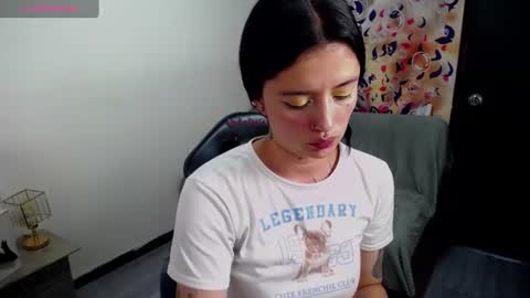 lucia_evans21 online show from July 15, 8:14 pm