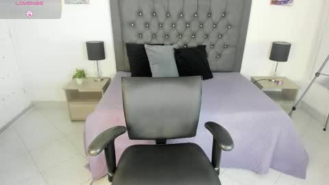 Snapshot of lucia_rosee chatting on October 21, 12:55 am Lucia online show from October 21, 12:55 am