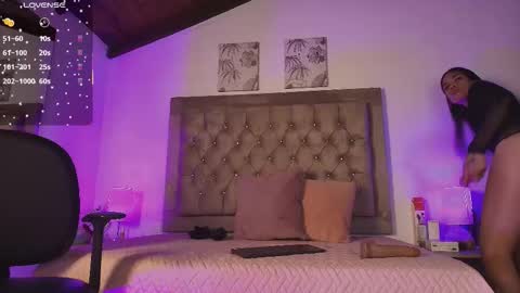 Snapshot of lucia_rosee chatting on November 24, 10:42 pm Lucia online show from November 24, 10:42 pm