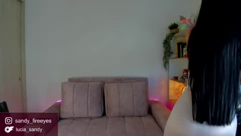 Snapshot of lucia_sandy chatting on December 3, 9:56 pm Lu Intagramsandy fireeyes online show from December 3, 9:56 pm