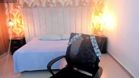 Lucia Vonne online show from May 12, 6:49 pm