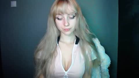 Lucy online show from November 10, 8:19 pm