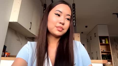 Kira online show from October 15, 12:05 pm