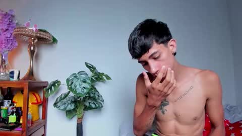 Snapshot of lucian_davii chatting on February 18, 2:02 pm Pirulo online show from February 18, 2:02 pm