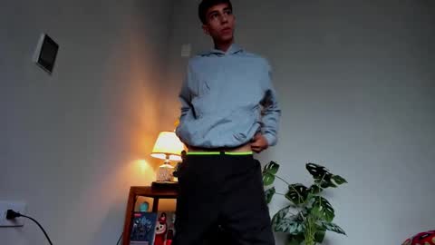 Snapshot of lucian_davii chatting on February 24, 2:48 pm Pirulo online show from February 24, 2:48 pm