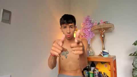 Snapshot of lucian_davii chatting on March 25, 2:34 pm Pirulo online show from March 25, 2:34 pm