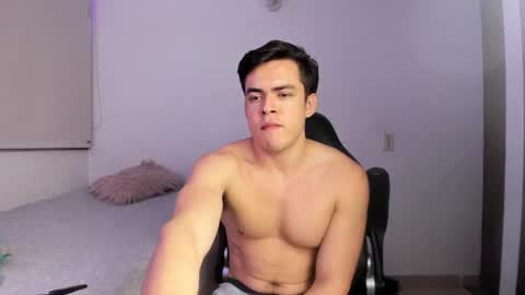 Lucian Gomez online show from February 6, 5:03 am