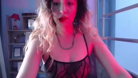 Luciana Evans online show from December 19, 2:02 pm