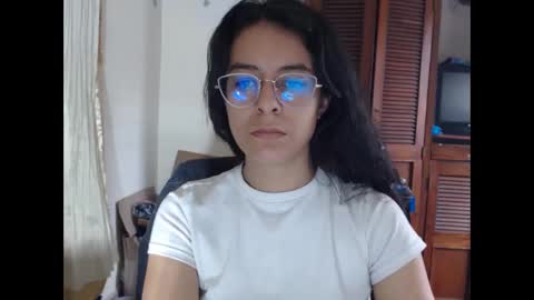 Madelyne online show from December 22, 6:37 pm