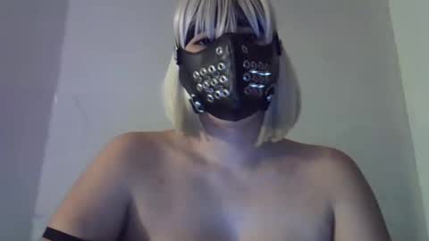 Snapshot of luciana_love22 chatting on October 21, 6:52 pm luciana_love22 online show from October 21, 6:52 pm