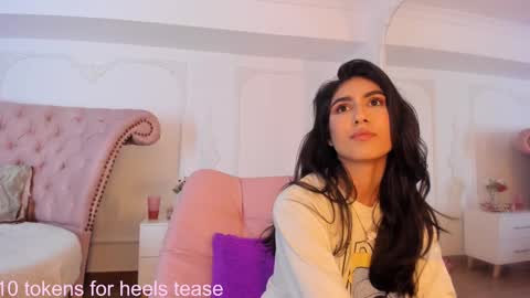 Snapshot of luciana_roa chatting on October 1, 8:15 pm Luciana online show from October 1, 8:15 pm