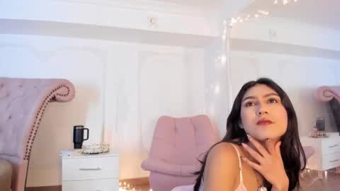 Snapshot of luciana_roa chatting on October 17, 8:55 pm Luciana online show from October 17, 8:55 pm