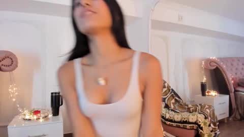 Luciana online show from November 18, 8:35 pm