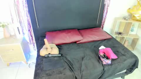 Snapshot of lucianablackwell chatting on January 16, 1:48 pm lucianablackwell online show from January 16, 1:48 pm