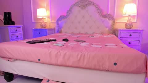 Snapshot of lucianacarter chatting on October 18, 4:48 am online show from October 18, 4:48 am