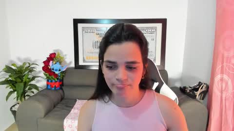 Snapshot of lucianamoreau_ chatting on March 8, 9:18 pm Luciana M online show from March 8, 9:18 pm