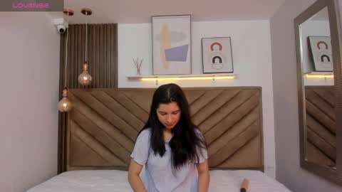 Luci  online show from March 3, 12:05 pm