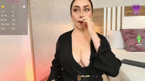 Snapshot of lucianawainn chatting on April 6, 1:01 pm Luciana online show from April 6, 1:01 pm
