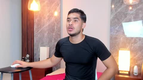 Snapshot of luciano_vitale_ chatting on June 3, 12:19 pm Luciano online show from June 3, 12:19 pm