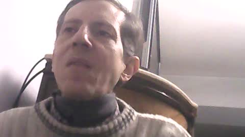 Snapshot of lucianoaxel chatting on August 8, 2:36 am Luciano online show from August 8, 2:36 am