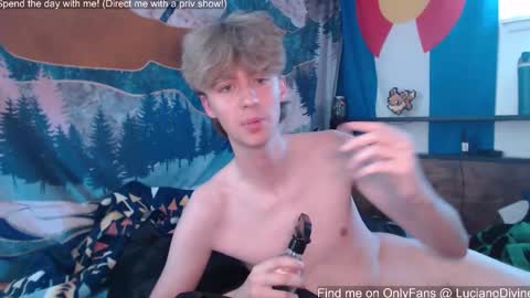 Snapshot of lucianodivine chatting on March 17, 9:51 pm Luciano Divine online show from March 17, 9:51 pm