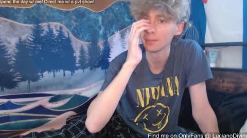 Snapshot of lucianodivine chatting on March 25, 8:04 pm Luciano Divine online show from March 25, 8:04 pm