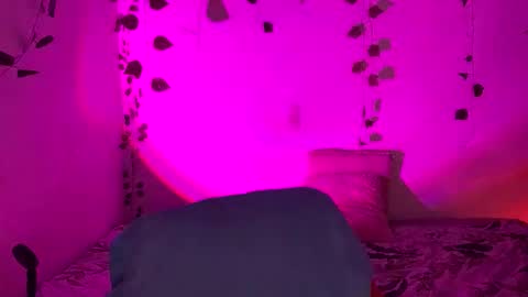 Snapshot of lucianromeo17 chatting on March 18, 3:53 am Lucy or Lucian 3 Come to my social Links3 online show from March 18, 3:53 am