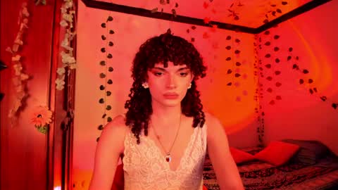 Snapshot of lucianromeo17 chatting on March 24, 2:49 am Lucy or Lucian 3 Come to my social Links3 online show from March 24, 2:49 am