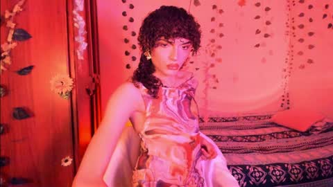 Snapshot of lucianromeo17 chatting on April 4, 4:04 pm Lucy or Lucian 3 Come to my social Links3 online show from April 4, 4:04 pm