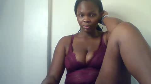luciaresa online show from July 1, 6:26 am