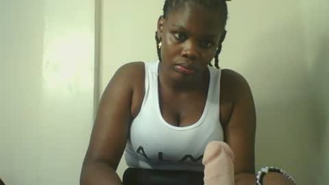 luciaresa online show from July 14, 12:00 pm