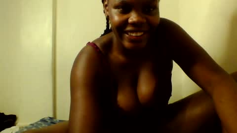 luciaresa online show from July 21, 1:35 pm