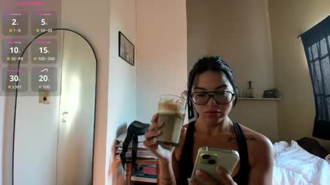 Snapshot of luciaxluna chatting on January 14, 12:22 pm luciaxluna online show from January 14, 12:22 pm