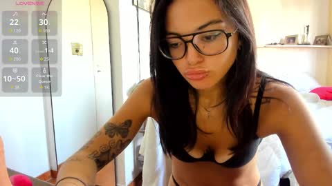 Snapshot of luciaxluna chatting on March 9, 5:39 pm luciaxluna online show from March 9, 5:39 pm