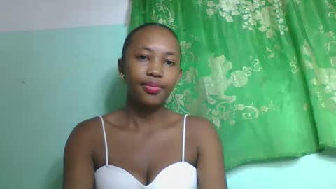 lucie196645 online show from May 10, 5:45 am